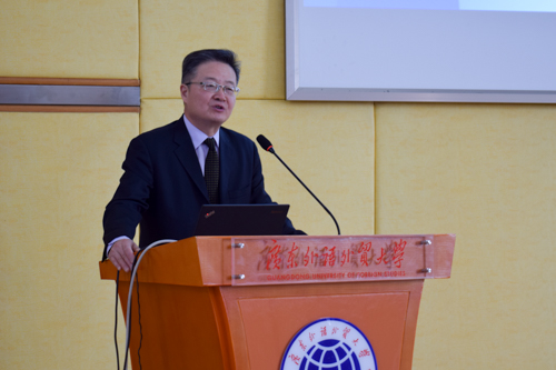 密苏里大学必威BETWAY官网环球交流项目中心中国合作项目部主任、本次教学周项目负责人章于炎发言