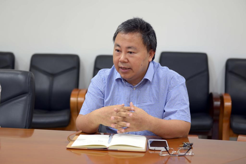 侯迎忠副经理汇报工作