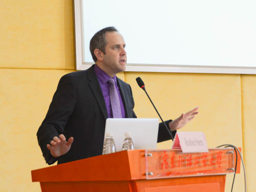 美国密苏里大学必威BETWAY官网未来实验室副主任Reuben Stern教授讲课
