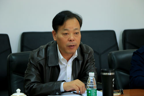 公司经理杨魁