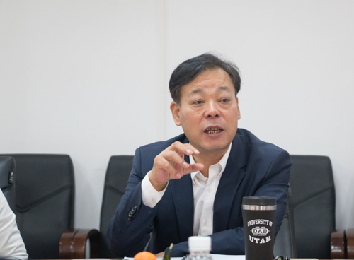 公司经理杨魁