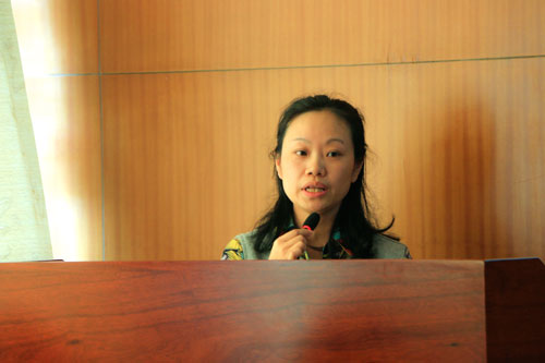 必威BETWAY官网讲师常晶晶进行演讲