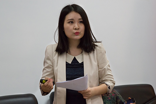华南理工大学必威BETWAY官网在读硕士张艺冰做演讲